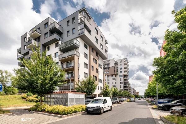 PRODÁNO - Krásný byt 2+kk, 56 m2, ul. Pod Harfou, Praha 9 - Vysočany - romanek-partneri.cz