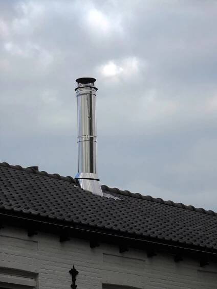Variant, jak dostat ke krbovým kamnům dostatek vzduchu, je několik. Může být veden skrz zeď nebo podlahu. V poslední době