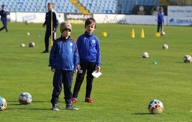 Vedení ligového klubu FC Fastav uspořádalo na stadionu Letná akci pro veřejnost, která byla součástí oslav výročí 700 let města Zlín.