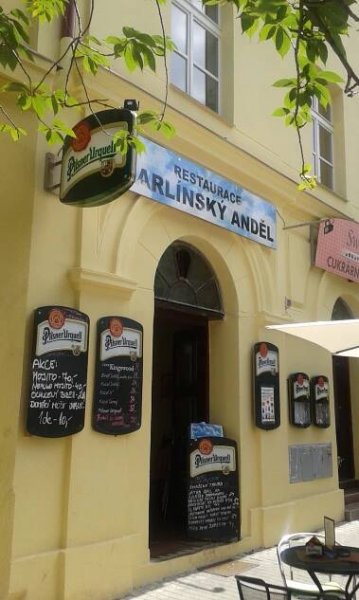 Restaurace a obchody | KARLÍNSKÝ ANDĚL | Karlínské náměstí, Praha 8