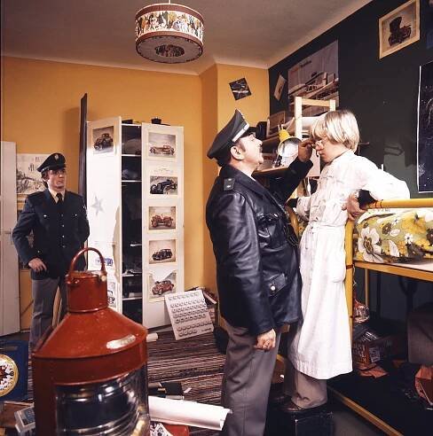 Polizeiinspektion 1 - Einstein Junior - Z filmu - Elmar Wepper, Walter Sedlmayr, Georg Wondrak
