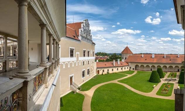 Zámecké nádvoří a zahrada - Telč