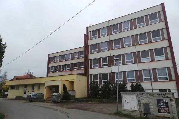 Střední škola řemeslná a Základní škola - domov mládeže foto 1