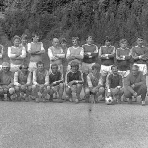 Štěpánov - internacionálové Sparta Praha - Štěpánovští hráči nahoře zleva: Jiří Štarha, Ivan Matoušek, Karel Veselský, Miroslav Jakubec, Vladimír Beran, František Štarha, František Nepejchal. "Štěpáňáci" dole zleva: Eduard Jahoda, Luboš Polák Petr Tužinsk