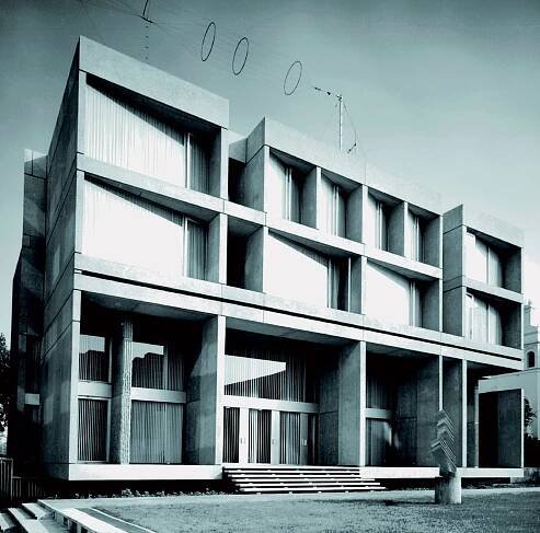 Československé velvyslanectví v Londýně, 1971 (společně s Janem Šrámkem a a Karlem Štěpánským)
