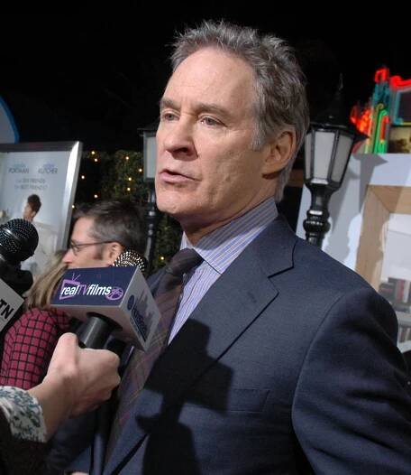 Soubor:Kevin Kline, No Strings Attached Premiere.jpg – Wikipedie