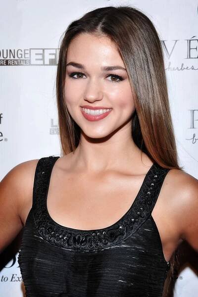 Sadie Robertson isChloe