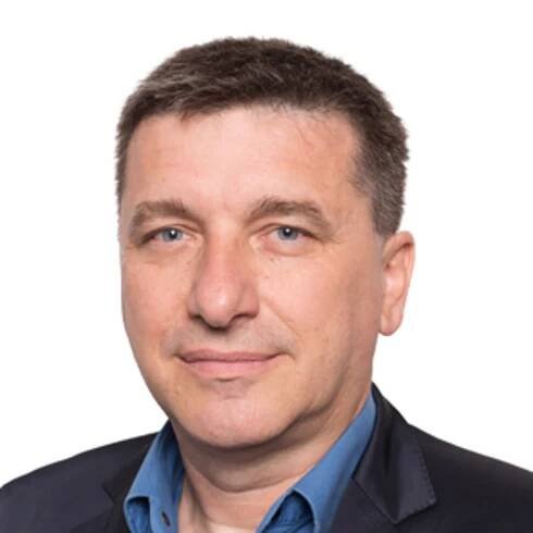 ČERNÁ A BÍLÁ: Měli bychom zrušit Senát?