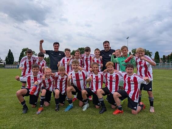 Žáci U13 jsou mistry! Muži A v posledním domácím utkání porazili Ratíškovice. – FC Boskovice