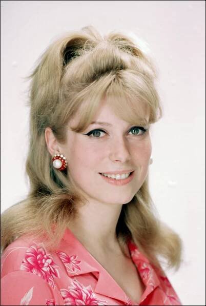 Timeless Elegance: Catherine Deneuve’s Path to Accepting Her Ageing – Viral News