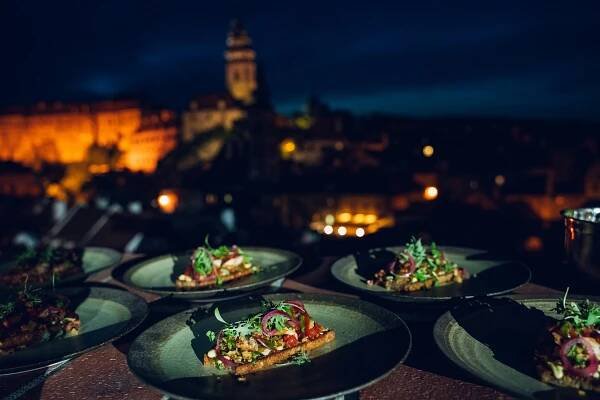 FOTO: Dobroty na talíři. – stránka 39