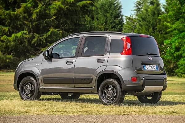 Fiat Panda: Podrobné specifikace vozidel & Interaktivní nástroj pro srovnání