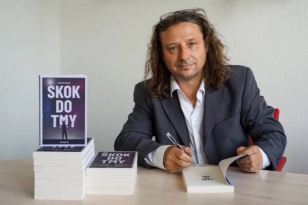 Rozhovor s Lubomírem Kirmanem o knize Skok do tmy a vydávání audioknih – Pointa blog