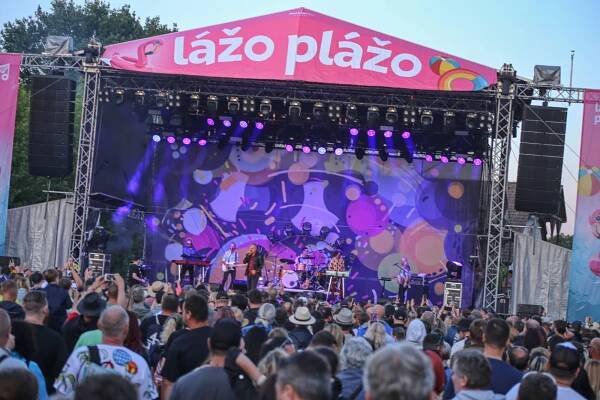 Fotoreportáž ze sobotního Lážo Plážo Festu zalitého sluncem a skvělou hudbou