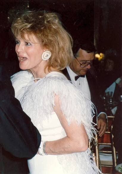 Angie Dickinson – Wikipedia