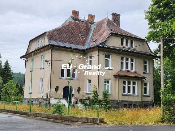 Prodej rodinného domu 527 m2 - Velký Šenov, ev.č. 05736 - Děčín
