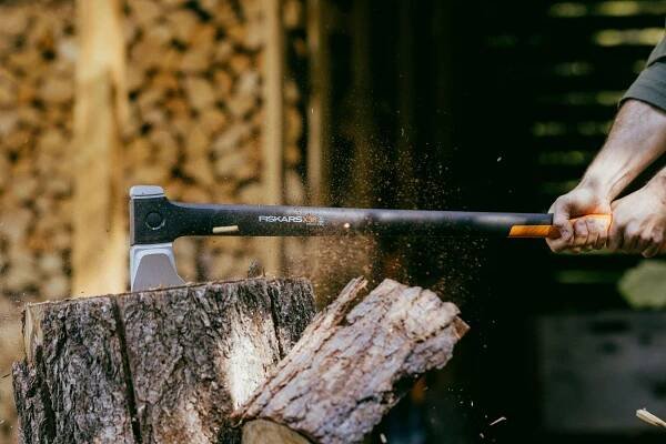 FISKARS X36 (L) štípací sekera 1069109 X-series