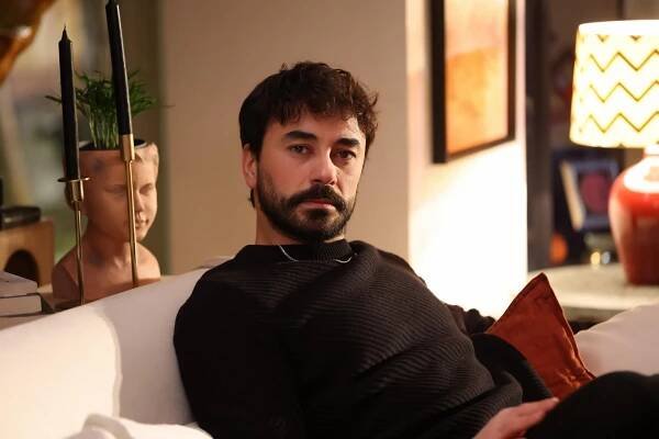 Kraliçe - Episode 1 - Z filmu - Gökhan Alkan