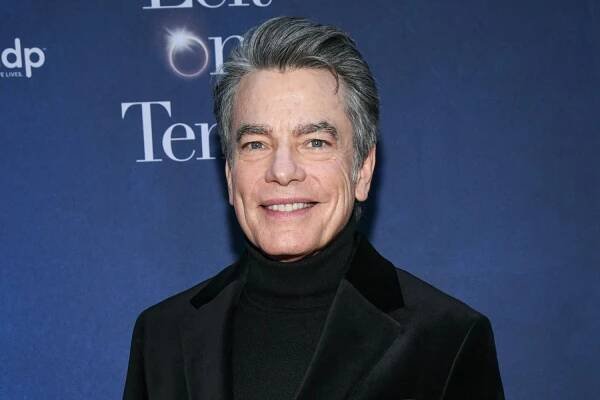 Peter Gallagher Remembers Calling Chrismukkah 'Brilliant' the First Time He Heard It: ‘I Think That’s Gonna Stick’ (Exclusive)