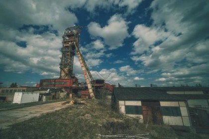 Fotogalerie • Těžní věž bývalých uranových dolů (Věžová stavba) • Mapy.cz