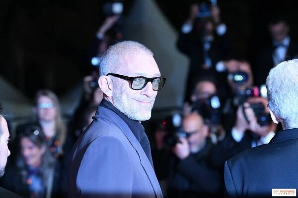 Festival v Cannes 2024: Intenzivní premiéra filmu Davida Cronenberga The Shrouds