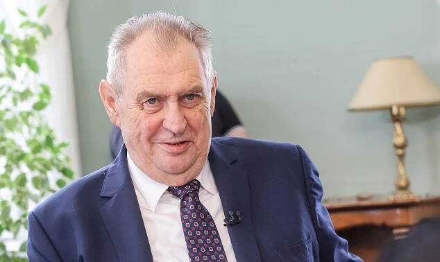 Nezdržovat se idiotskými pravidly. Druhý prezidentský mandát Miloše Zemana byl ještě divočejší