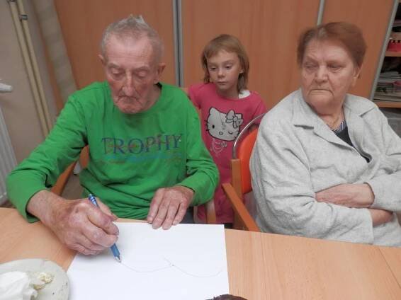 Oficiální stránky Domov pro seniory Vroutek - Oslava narozenin listopad