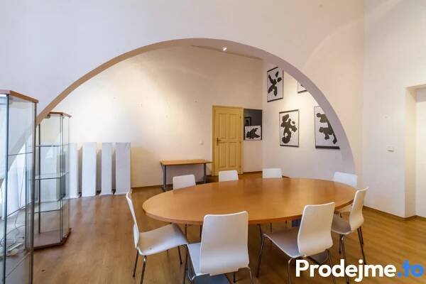 Pronájem komerční prostoru - Praha - Vinohrady, Velehradská | Prodejme.to