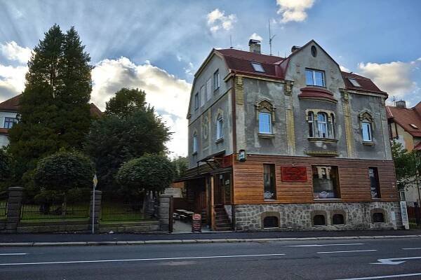 Burger Grill pub Jablonec nad Nisou | Apetee