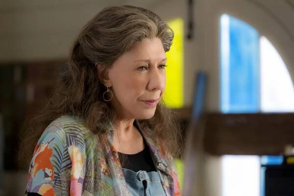 Grace a Frankie - Pozvání - Z filmu - Lily Tomlin