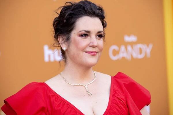Melanie Lynskey Claps Back At Former Top Model’s Body-Shaming Comment