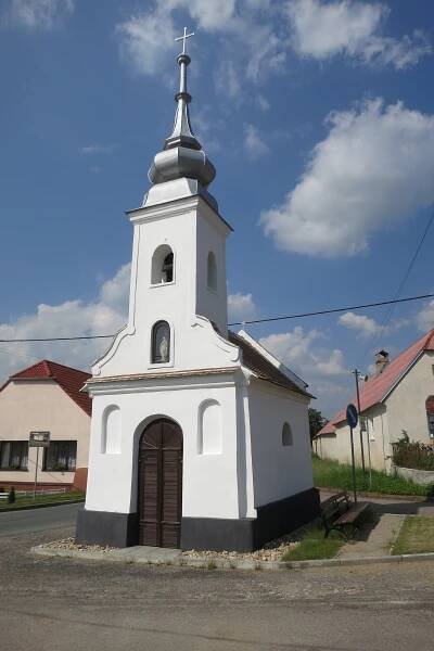 Soubor:Chapel in Radkovice u Budče, Třebíč District.JPG