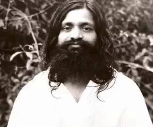 Maharishi Mahesh Yogi Biography - Facts, Childhood, Family Life & Achievements
