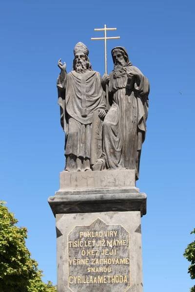 Sousoší sv. Cyrila a Metoděje | Turistický portál Bystřicka 