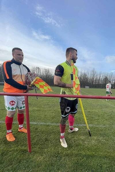 Oleksovický brankář Zdeněk Koukal vstřelil v 19. kole III. A třídy skupiny A dvě branky týmu Hostimi a pomohl tak svému týmu k výhře 2:1.