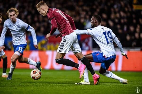 S Rangers nerozhodně | sparta.cz