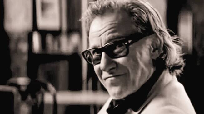 Moc si nepamatoval, co má říkat. Herec Harvey Keitel ve znělce pro 43. ročník KVIFF