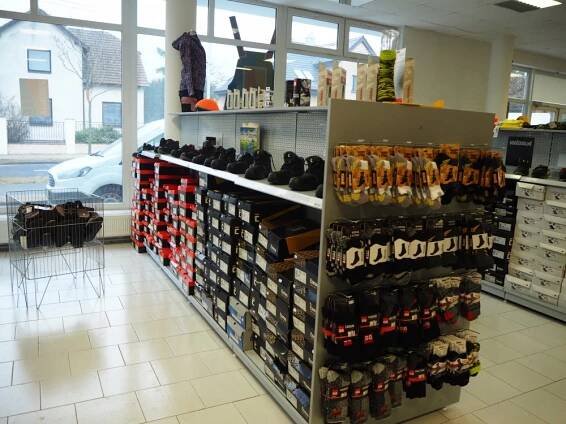 PRODEJNA A OUTLET CERVA Kladno | Fachman – pracovní oděvy 