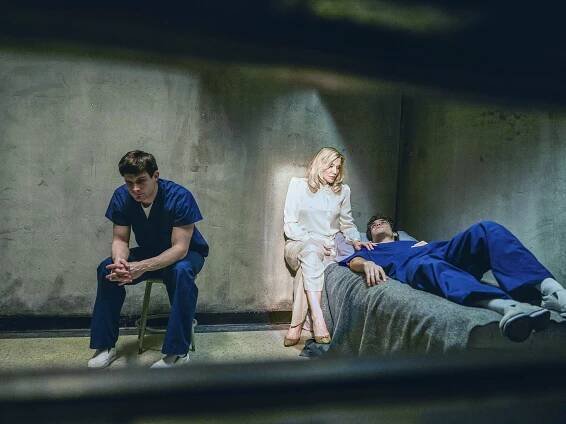 Nico Tortorella, Courtney Love, Myko Olivier - Menendez: Blood Brothers - Z filmu