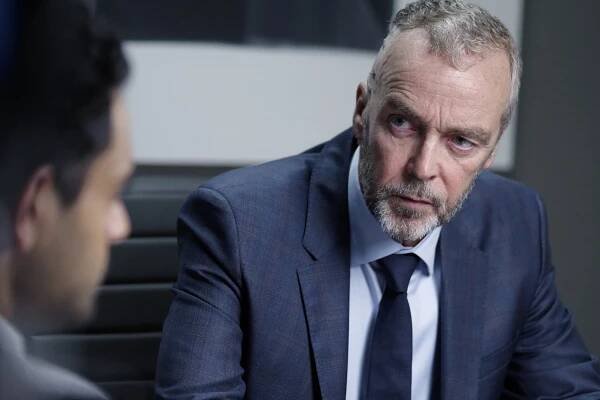 Transplant - Your Secrets Can Kill You - Z filmu - John Hannah