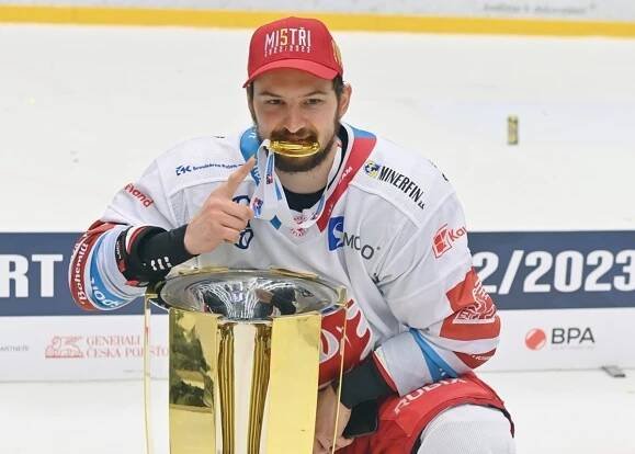Třinec sa pokúsi o historický zápis s viacerými Slovákmi. Libor Hudáček poslal odkaz do Edmontonu