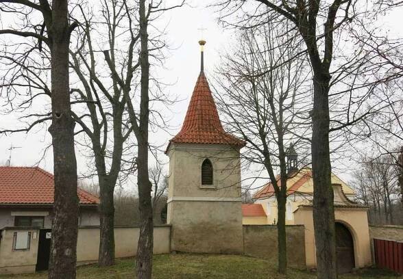 Zvonice u kostela Všech svatých ve Velvarech | Drobné památky 