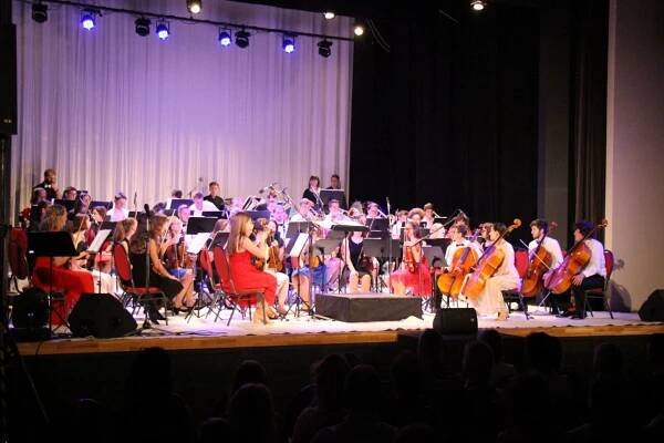 Polický symfonický orchestr + Dasha, Martin Kumžák a Peter Binder - Oficiální stránky města Solnice