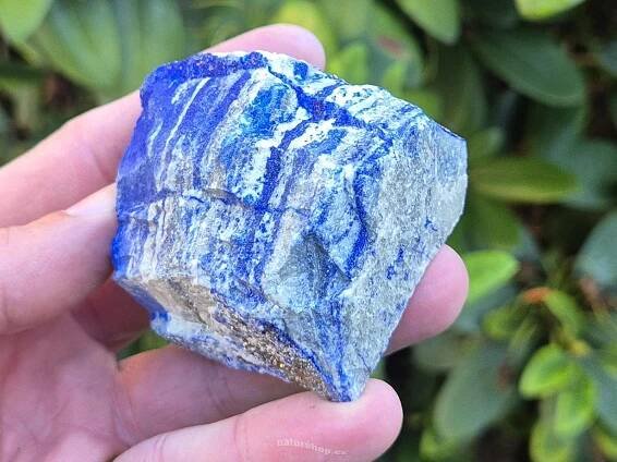 Surový lapis lazuli 229g - naturshop.cz