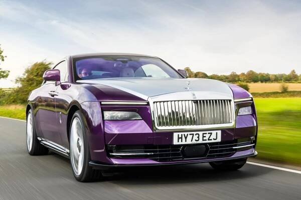 Rolls-Royce Spectre v novém kabátě: Elektromobil s úpravou od Mansory