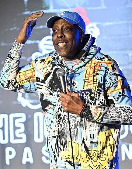 Comedian Arsenio Hall performs at The Ice House Comedy Club on August 22, 2025 in Pasadena, California