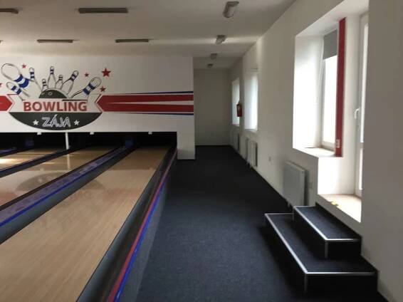 kompletní bowling, 4 dráhy o délce 25 metrů – Burza správců