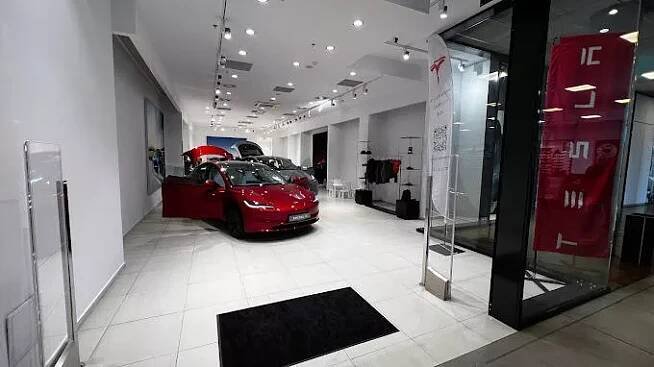 tesla showroom ostrava google mapy 4