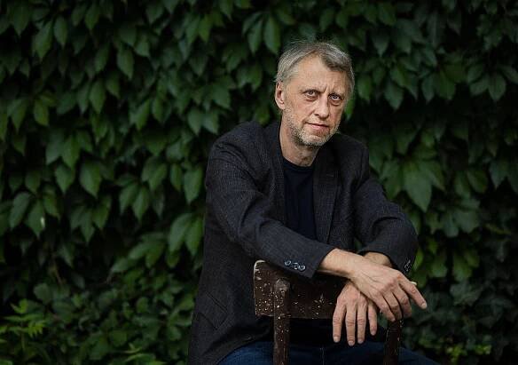 Nehrozí nám zmoudření, ale zblbnutí. Citlivější jedinec pořád prožívá nějakou krizi, říká Jáchym Topol