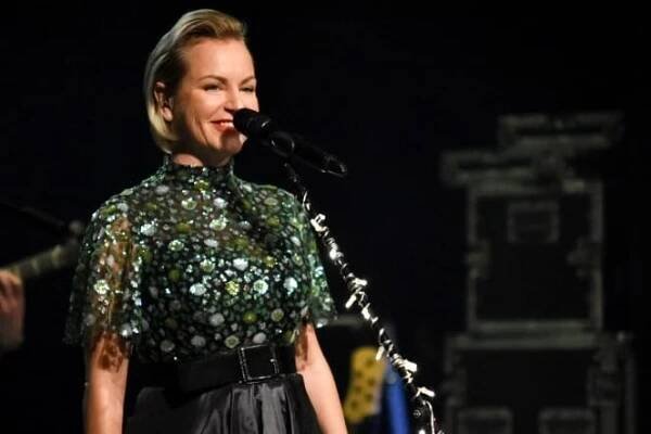 Martina Pártlová : kontakt : koncert. Úžasný hlas a hudební talent.